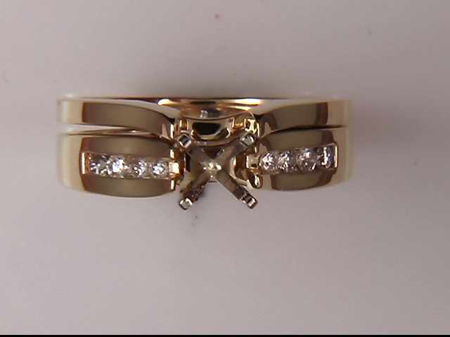 14k Yellow Gold Diamond Wedding Ring