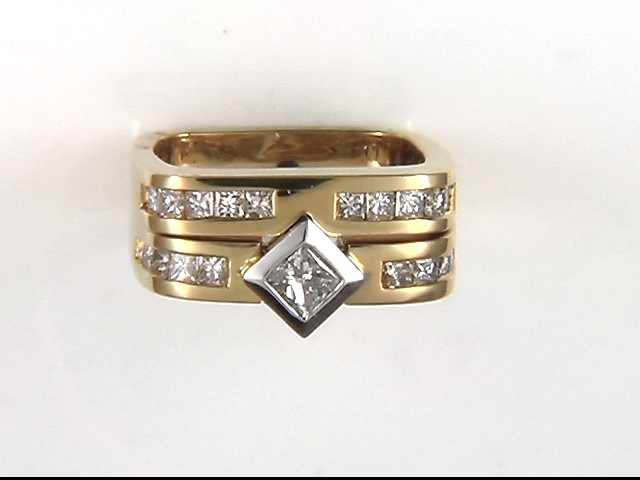 18k Yellow Gold Lady's Diamond Wedding Ring