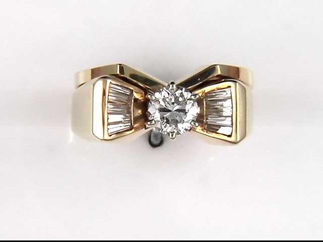 14k Yellow Gold Lady's Diamond Wedding Ring