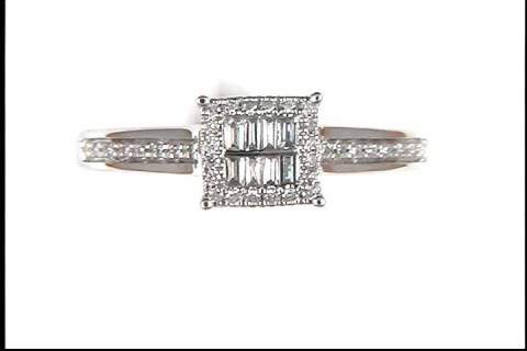 10k White Gold Diamond Ring