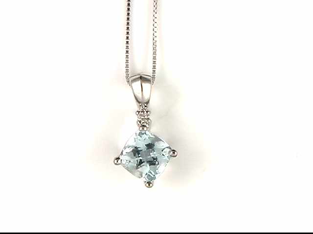 14k White Gold Aquamarine Pendant