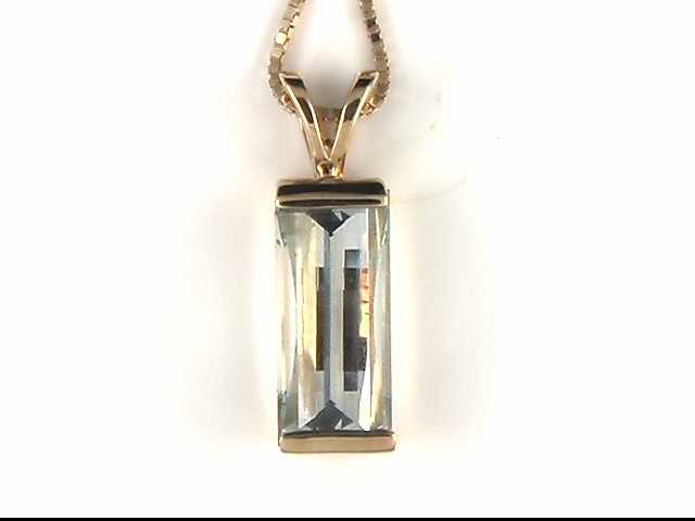 14k Yellow Gold Aquamarine Pendant
