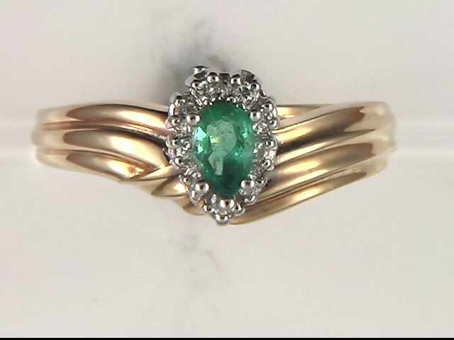 14K White and Yellow Gold Emerald Ring