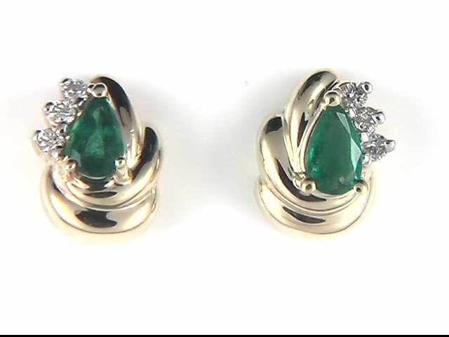 14K Yellow Gold Emerald Stud Earrings