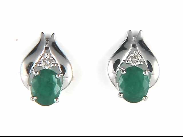 14K White Gold Emerald Stud Earrings