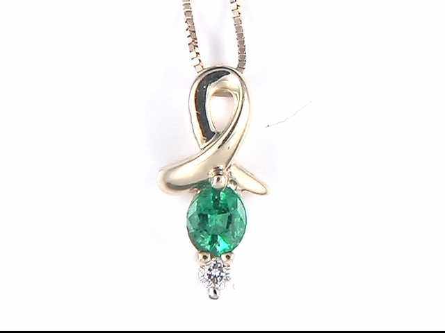 4k Yellow Gold Emerald Pendant, with Oval Emerald.