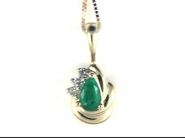 14K Yellow Gold Pear Shaped Emerald Pendant