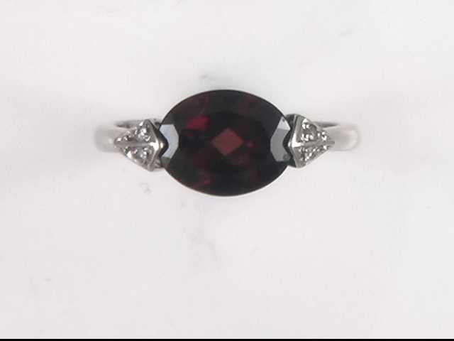 10k White Gold Garnet Ring