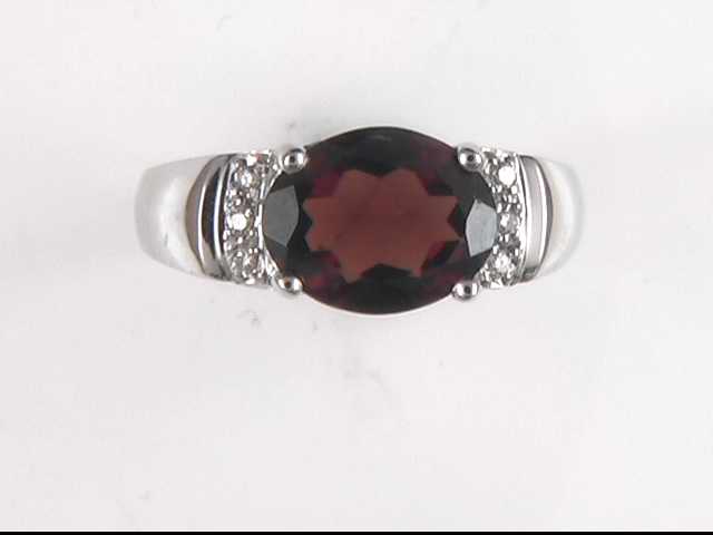 14k White Gold Garnet Ring