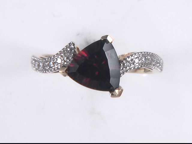 14k Yellow Gold Garnet Ring