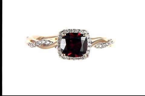 14k Yellow Gold Garnet Ring