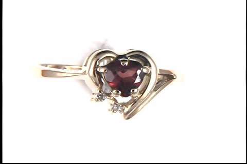 14Y Yellow Gold Garnet Ring