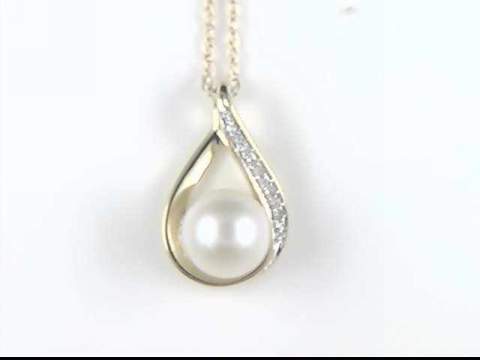 14k Yellow Gold Pearl Pendant