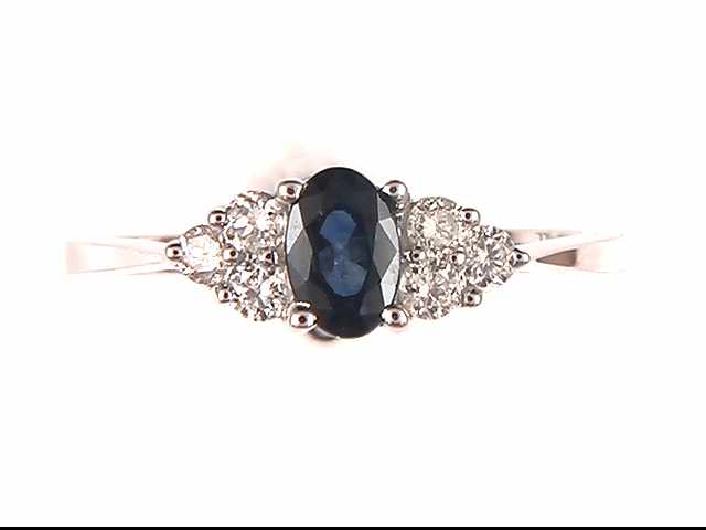 14k White Gold Sapphire Ring